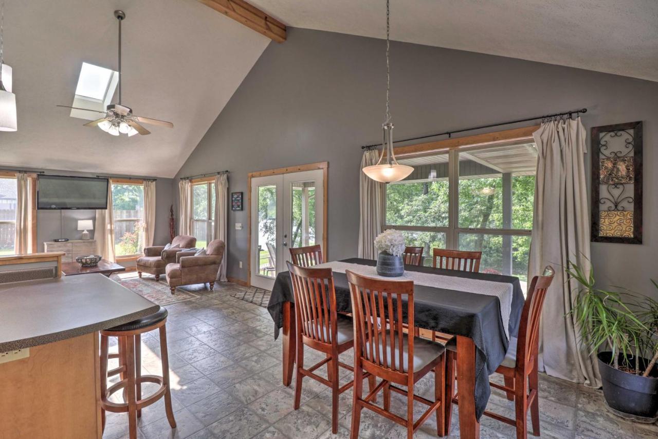Mountain Home Cottage With Deck On White River! Gassville Eksteriør bilde